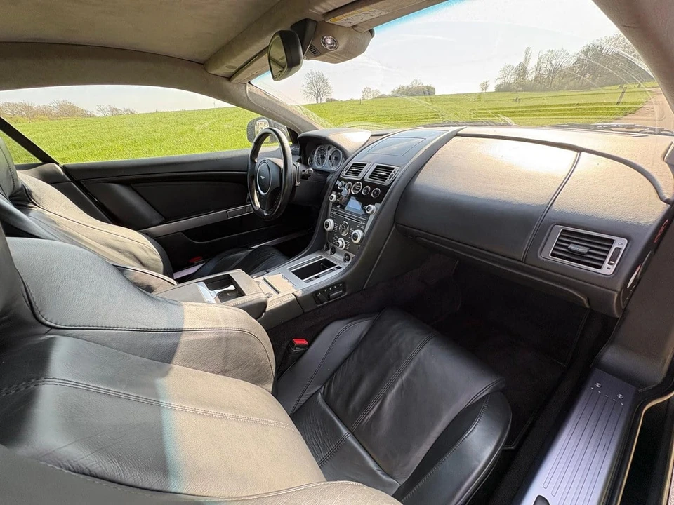 2010 Aston Martin DB9 - Image 20 of 31