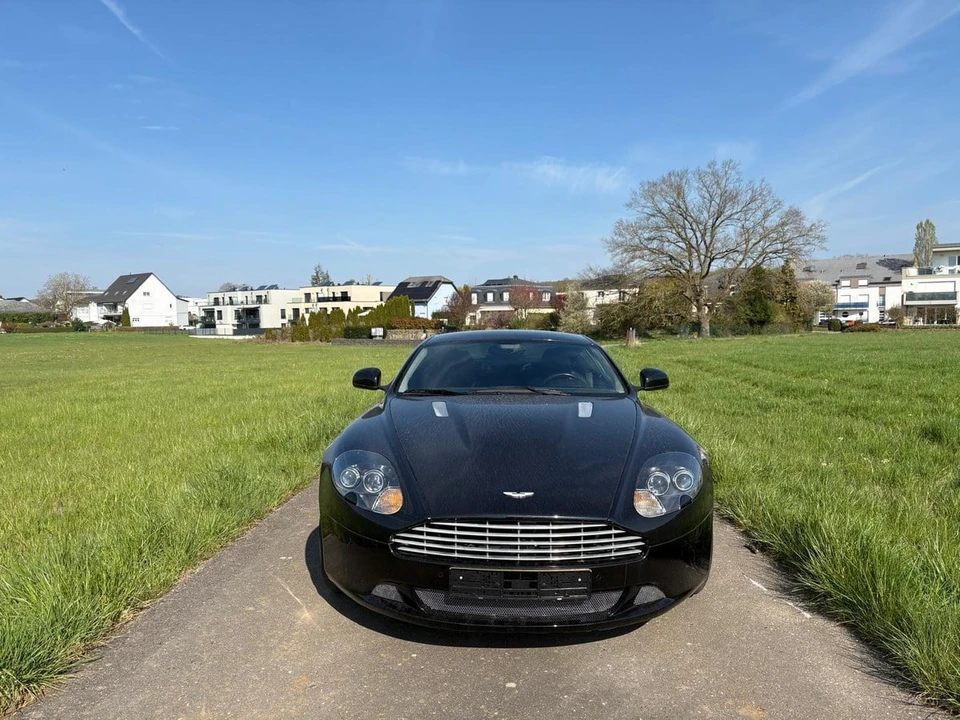 2010 Aston Martin DB9 - Image 2 of 31