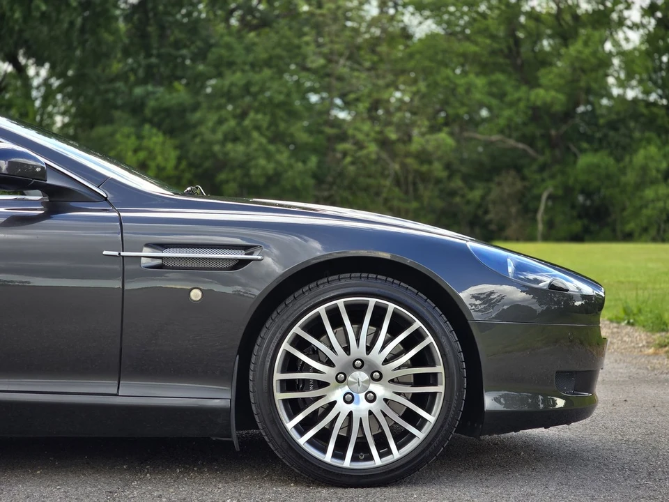 2010 Aston Martin DB9 - Image 25 of 30