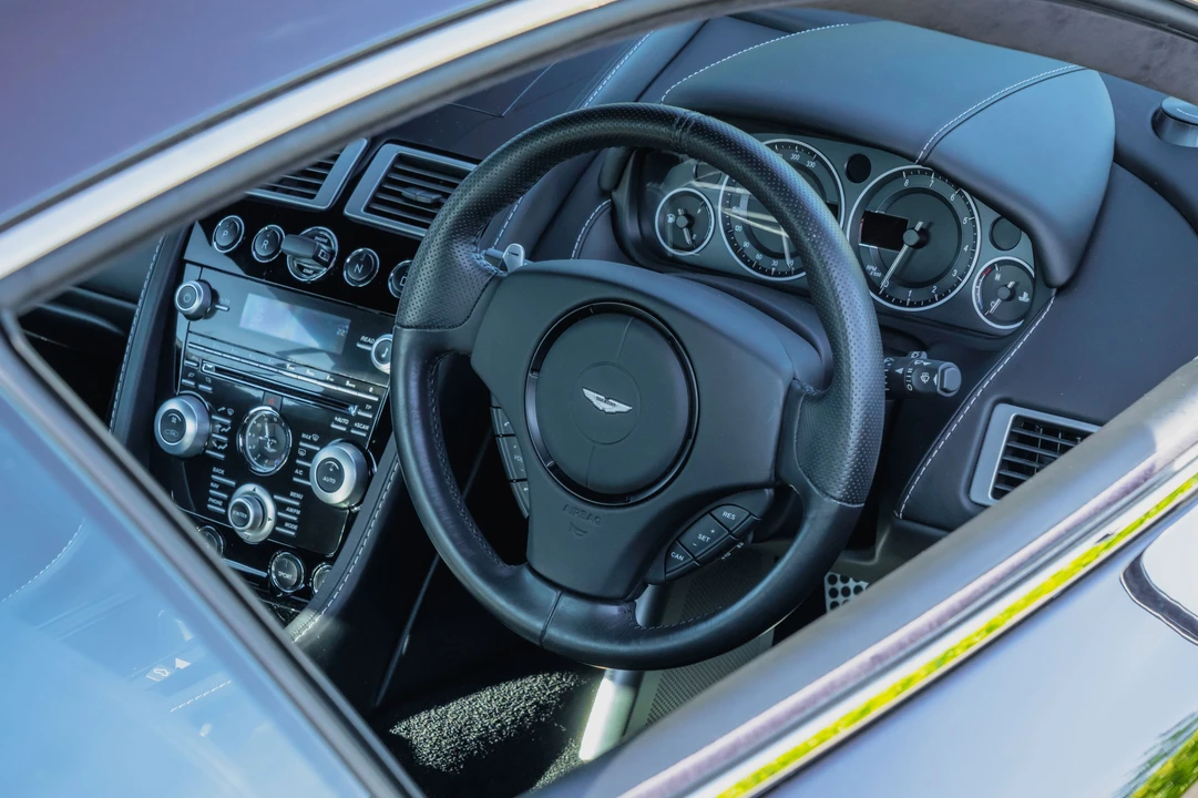 2010 Aston Martin DBS (2008-2012) - Image 24 of 31