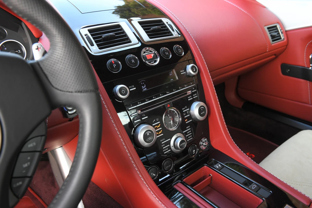 2010 Aston Martin DBS (2008-2012) - Image 12 of 31