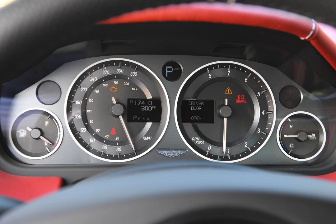 2010 Aston Martin DBS (2008-2012) - Image 11 of 31