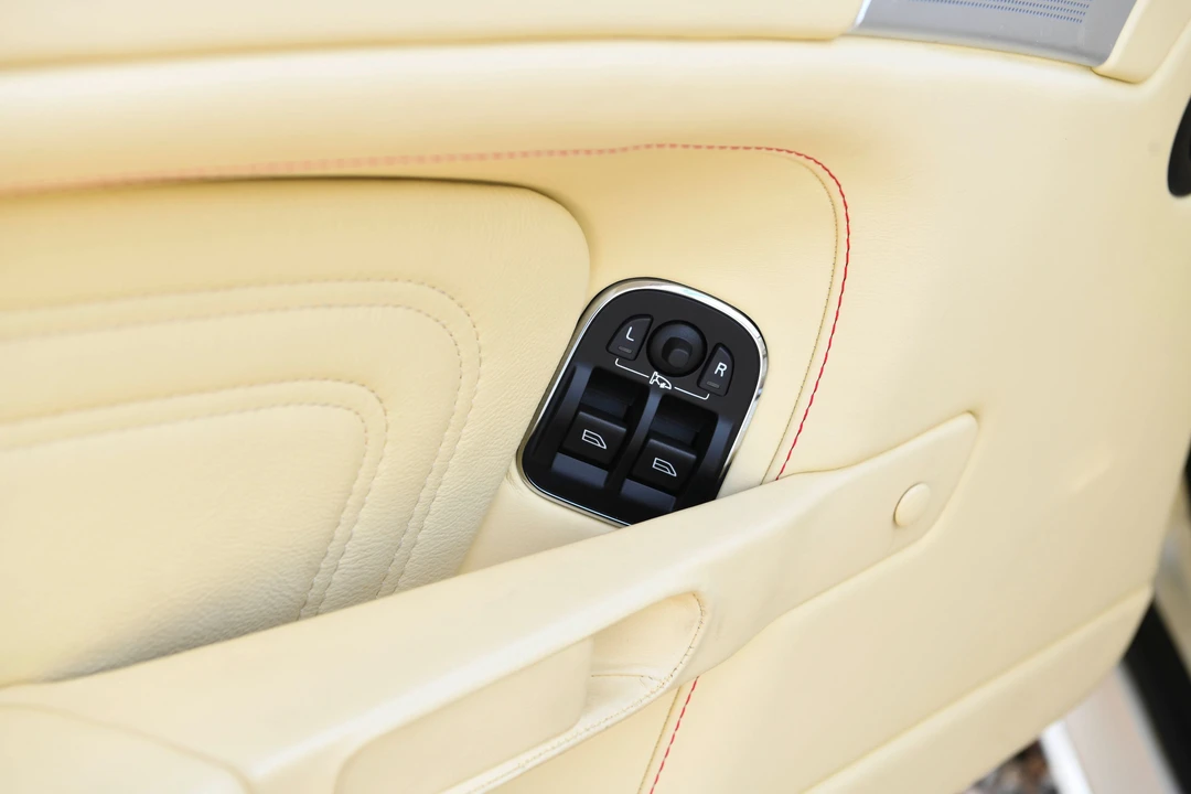 2010 Aston Martin DBS (2008-2012) - Image 20 of 31