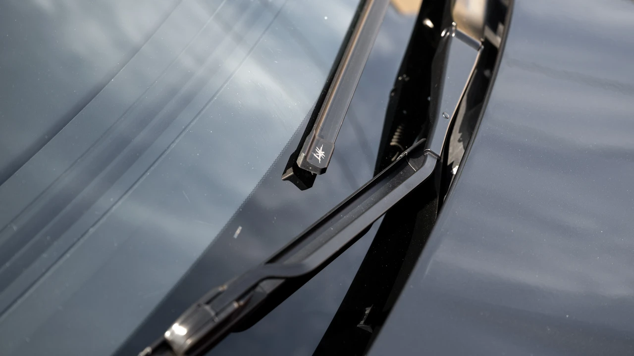 2010 Aston Martin DBS (2008-2012) - Image 27 of 31