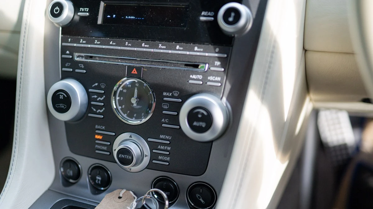 2010 Aston Martin Rapide - Image 24 of 30