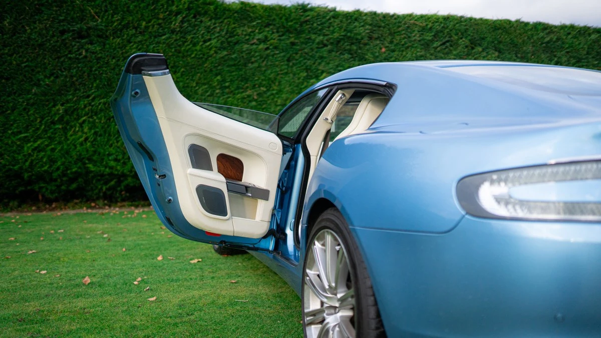 2010 Aston Martin Rapide - Image 17 of 30