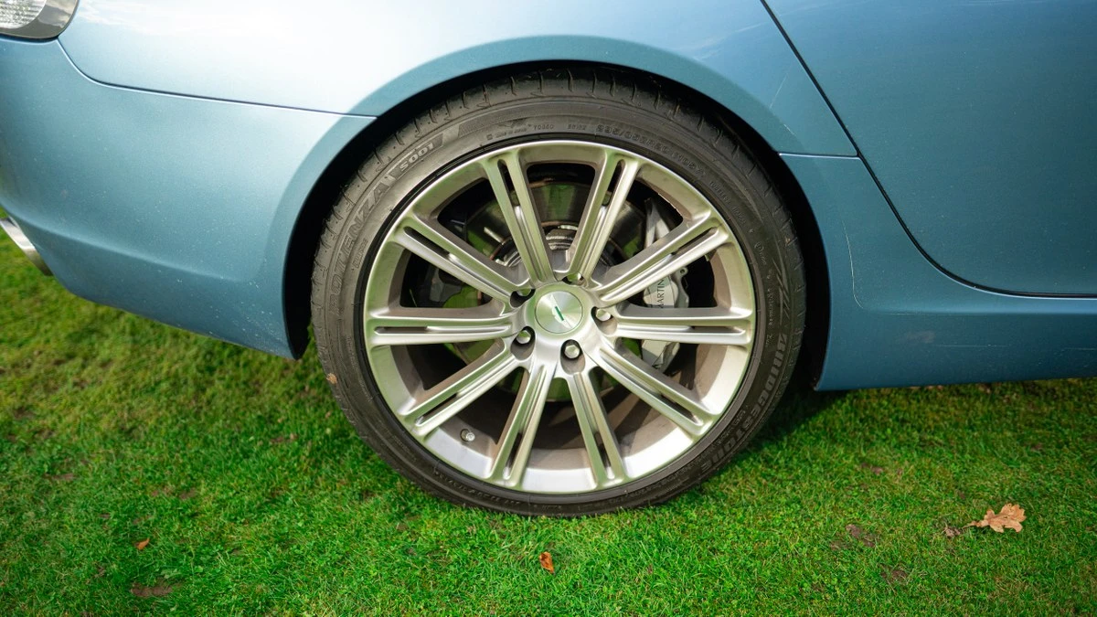2010 Aston Martin Rapide - Image 16 of 30