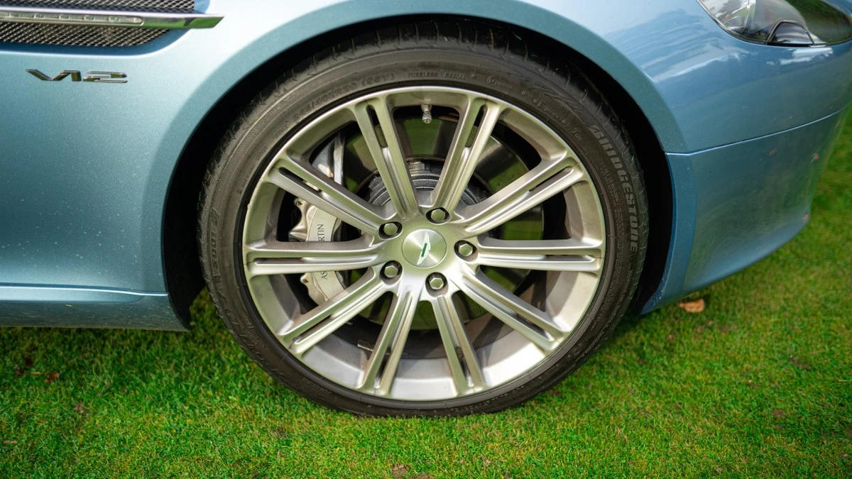 2010 Aston Martin Rapide - Image 15 of 30