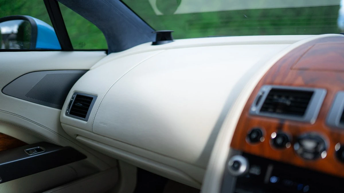 2010 Aston Martin Rapide - Image 25 of 30