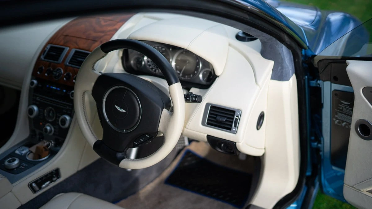 2010 Aston Martin Rapide - Image 19 of 30