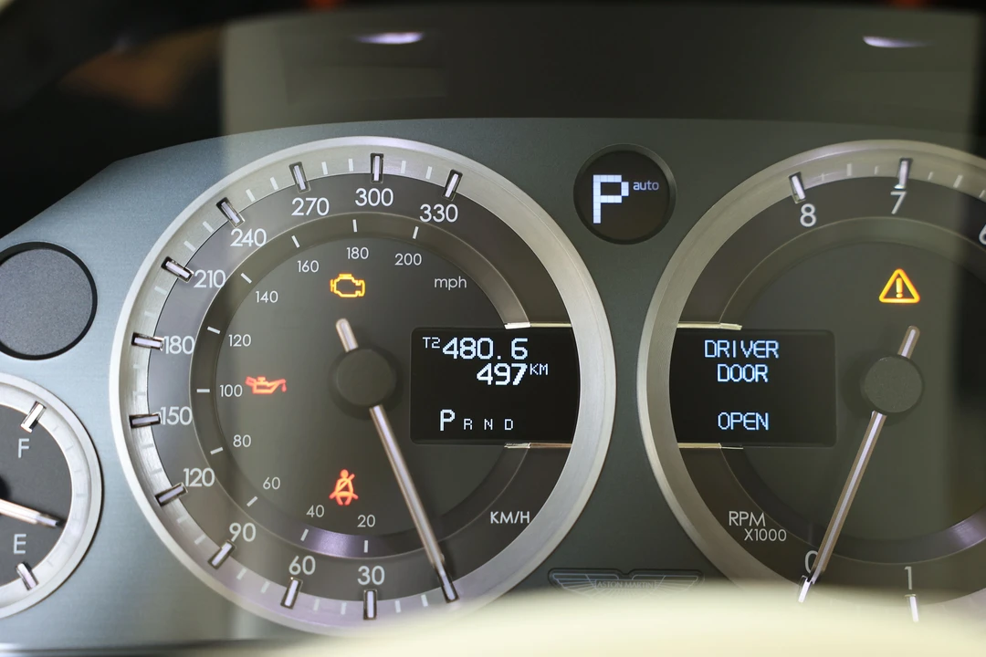 2010 Aston Martin Rapide - Image 15 of 29