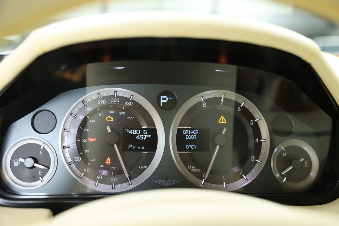2010 Aston Martin Rapide - Image 14 of 29