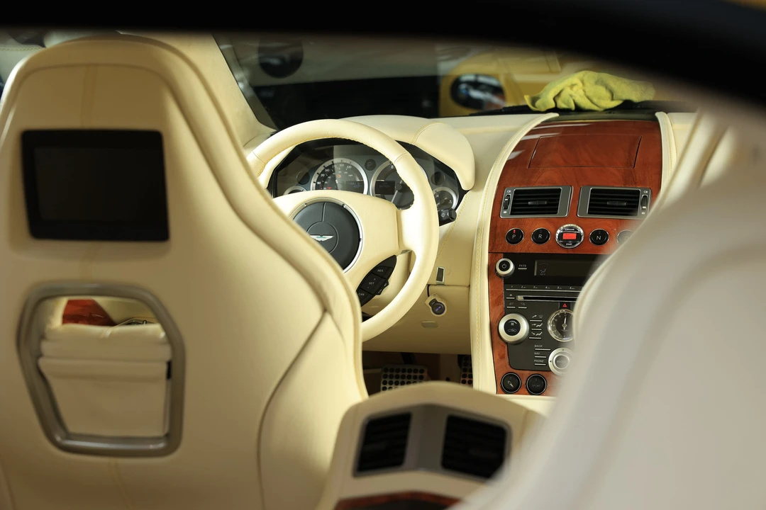 2010 Aston Martin Rapide - Image 12 of 29
