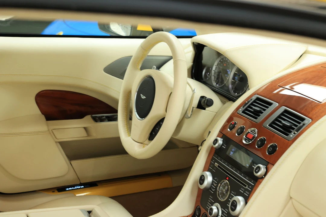 2010 Aston Martin Rapide - Image 13 of 29