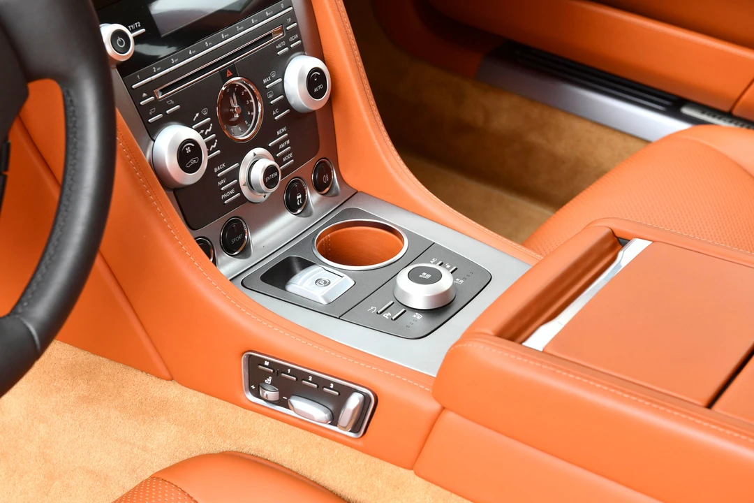 2010 Aston Martin Rapide - Image 22 of 31