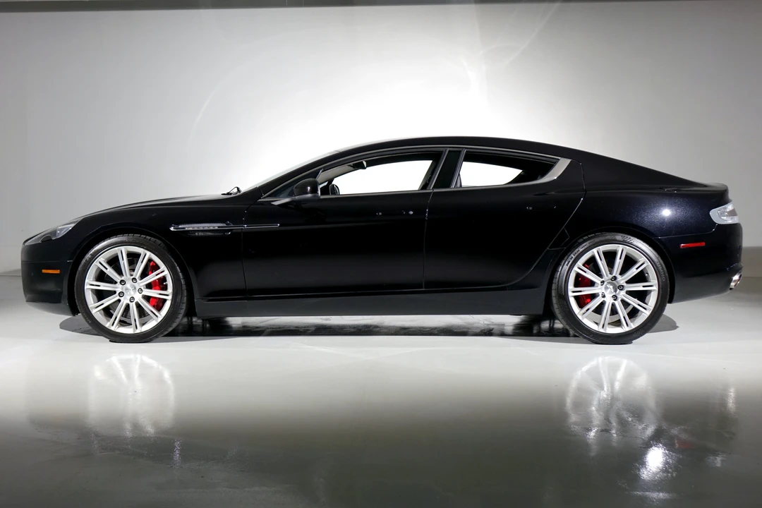 2010 Aston Martin Rapide - Image 2 of 31