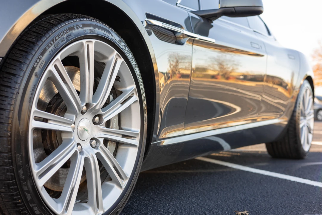 2010 Aston Martin Rapide - Image 19 of 31