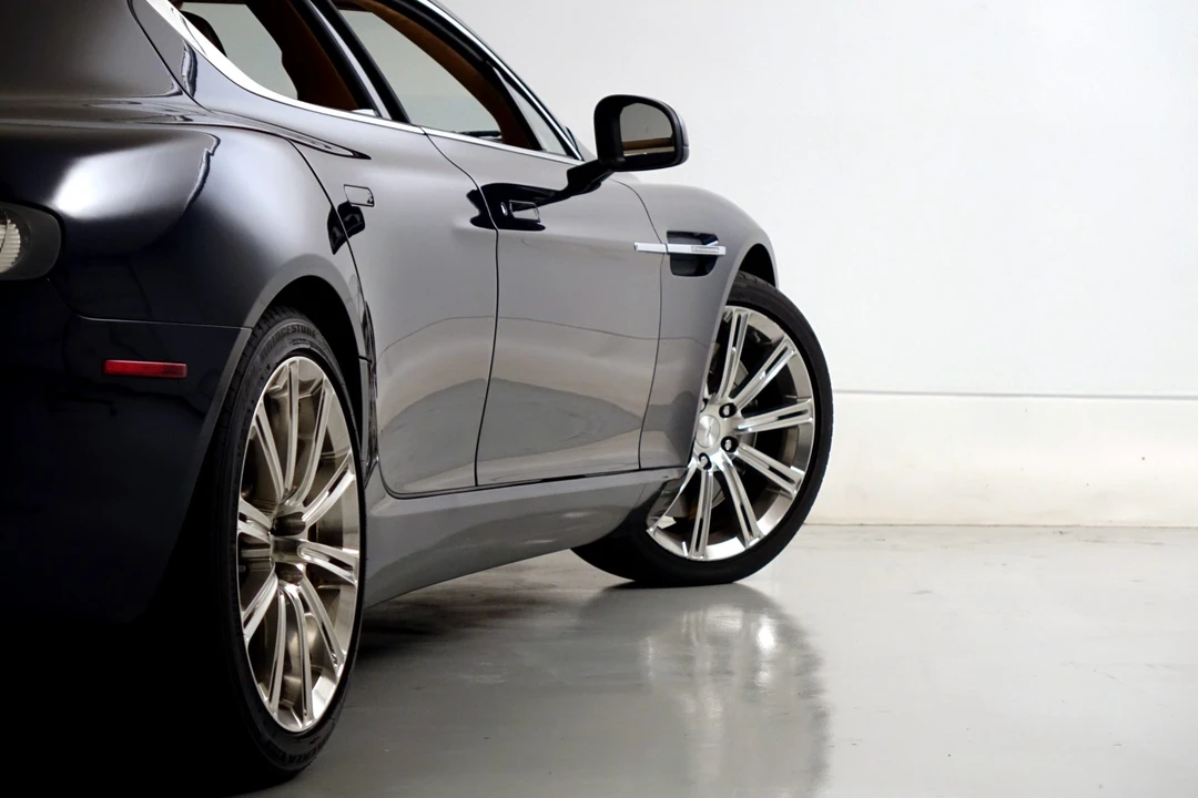 2010 Aston Martin Rapide - Image 26 of 31