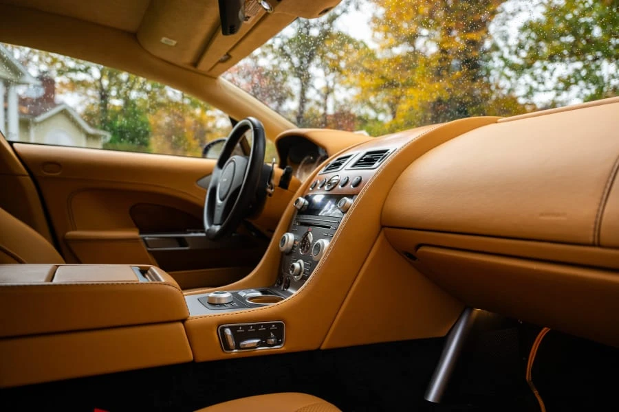 2010 Aston Martin Rapide - Image 24 of 31