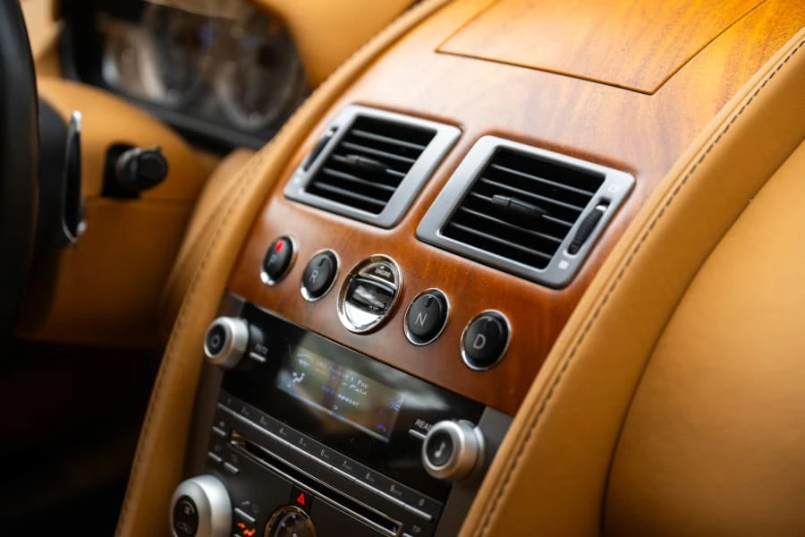 2010 Aston Martin Rapide - Image 28 of 31