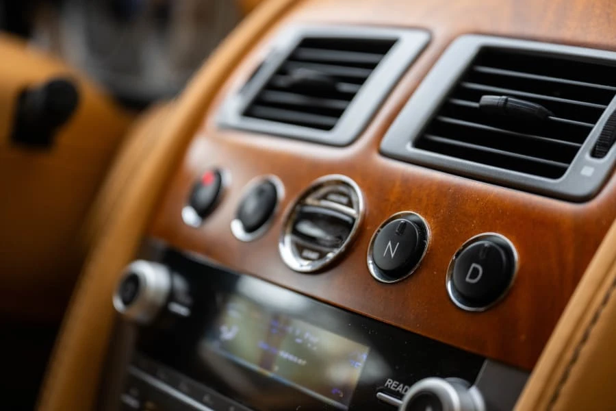 2010 Aston Martin Rapide - Image 22 of 31
