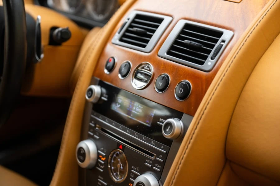 2010 Aston Martin Rapide - Image 25 of 31