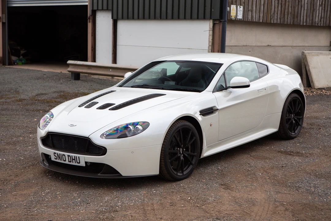 2010 Aston Martin Vantage - Image 11 of 31