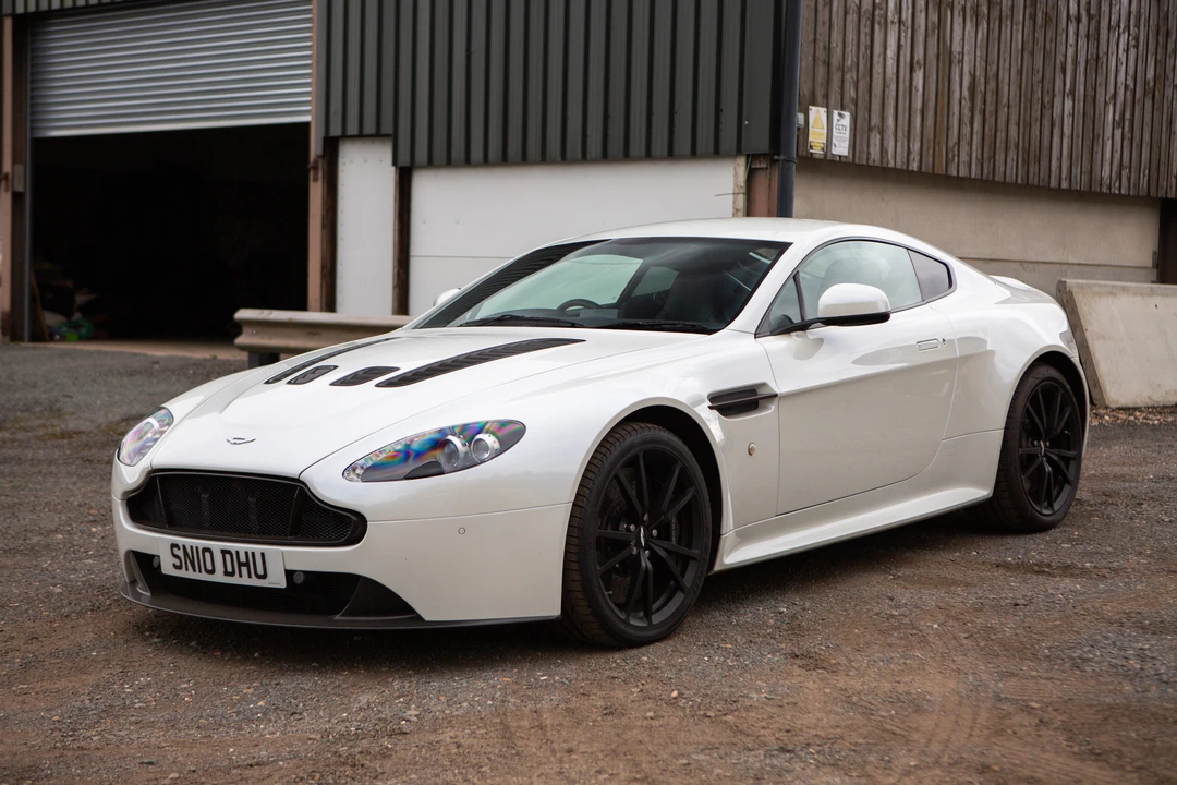 2010 Aston Martin Vantage - Image 3 of 31