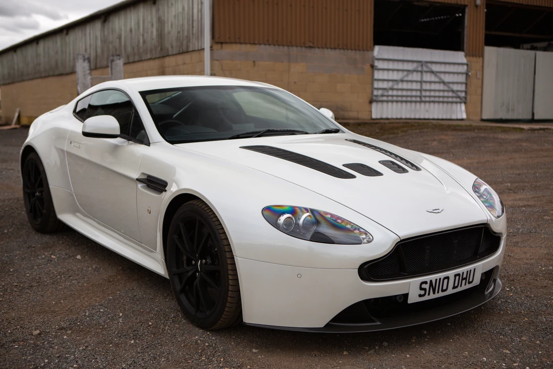 2010 Aston Martin Vantage - Image 12 of 31