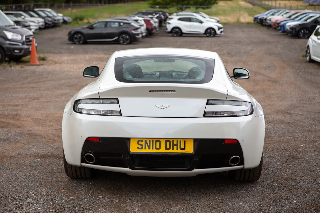 2010 Aston Martin Vantage - Image 6 of 31