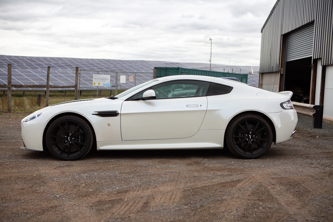 2010 Aston Martin Vantage - Image 4 of 31