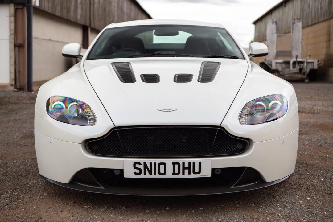 2010 Aston Martin Vantage - Image 2 of 31