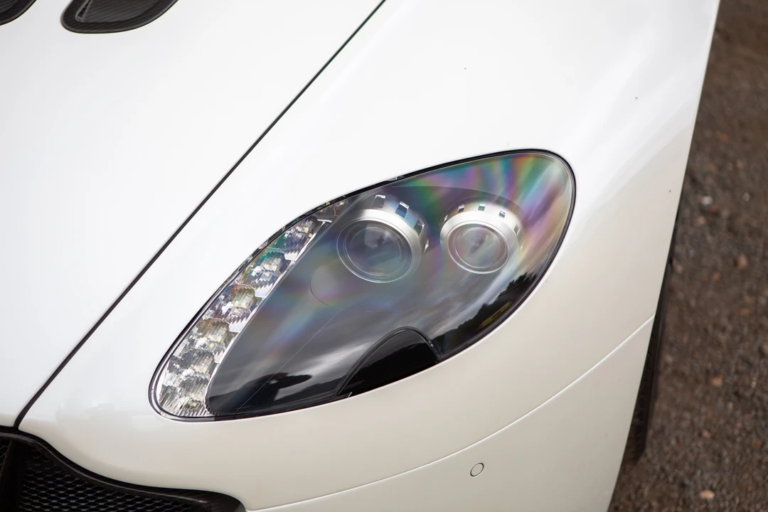 2010 Aston Martin Vantage - Image 13 of 31