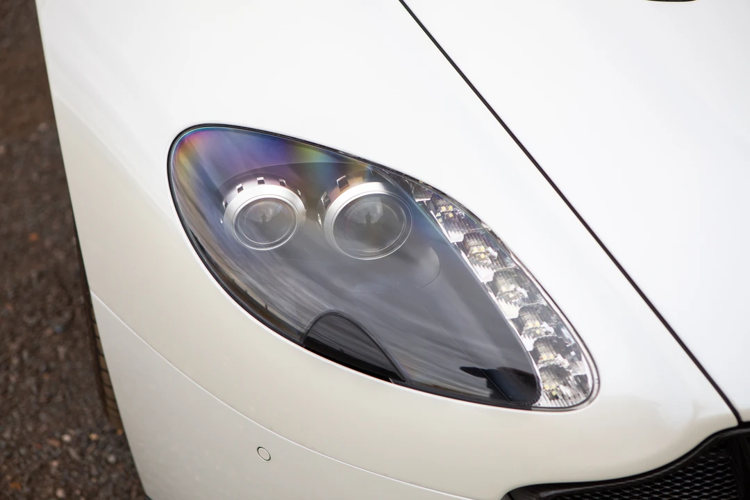 2010 Aston Martin Vantage - Image 14 of 31