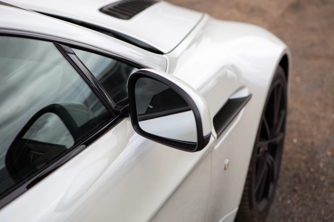 2010 Aston Martin Vantage - Image 23 of 31