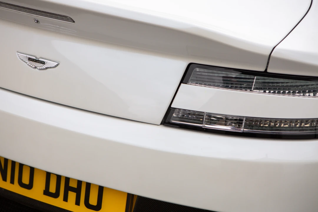 2010 Aston Martin Vantage - Image 30 of 31