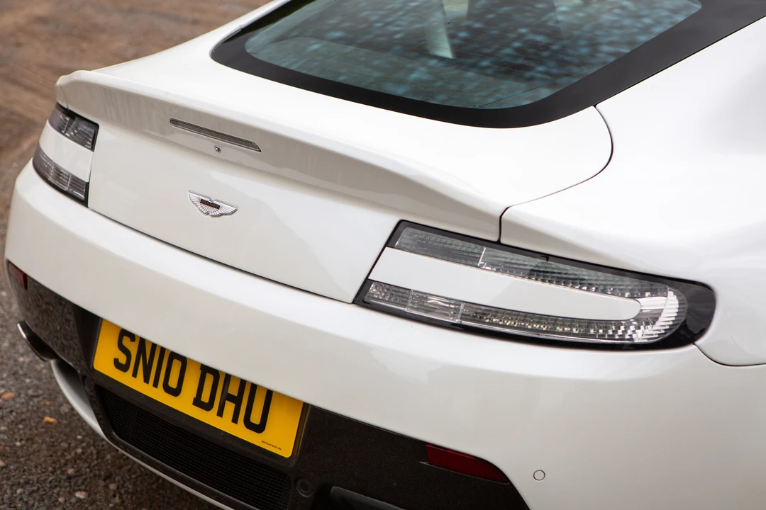 2010 Aston Martin Vantage - Image 31 of 31