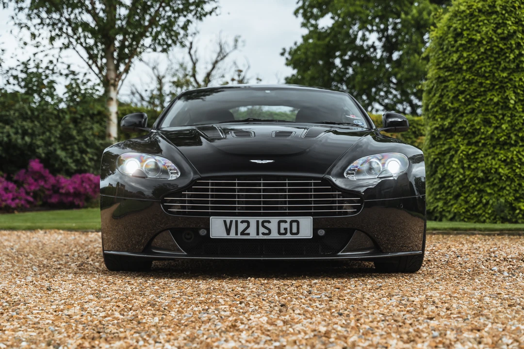 2010 Aston Martin V12 Vantage (2010-2018) - Image 10 of 31