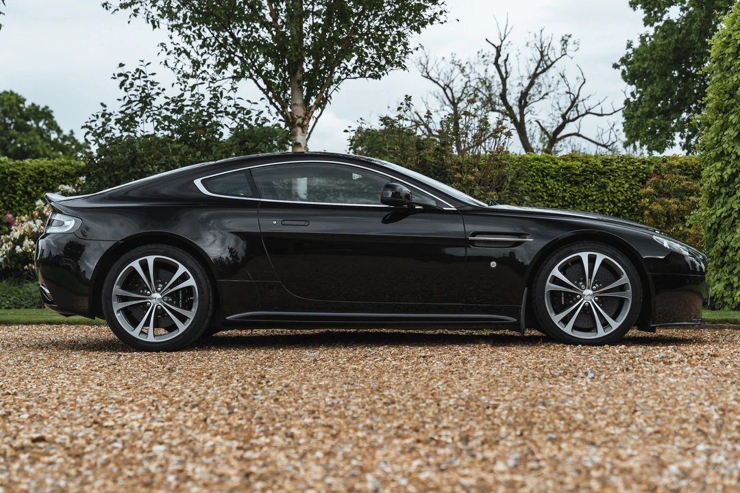 2010 Aston Martin V12 Vantage (2010-2018) - Image 8 of 31