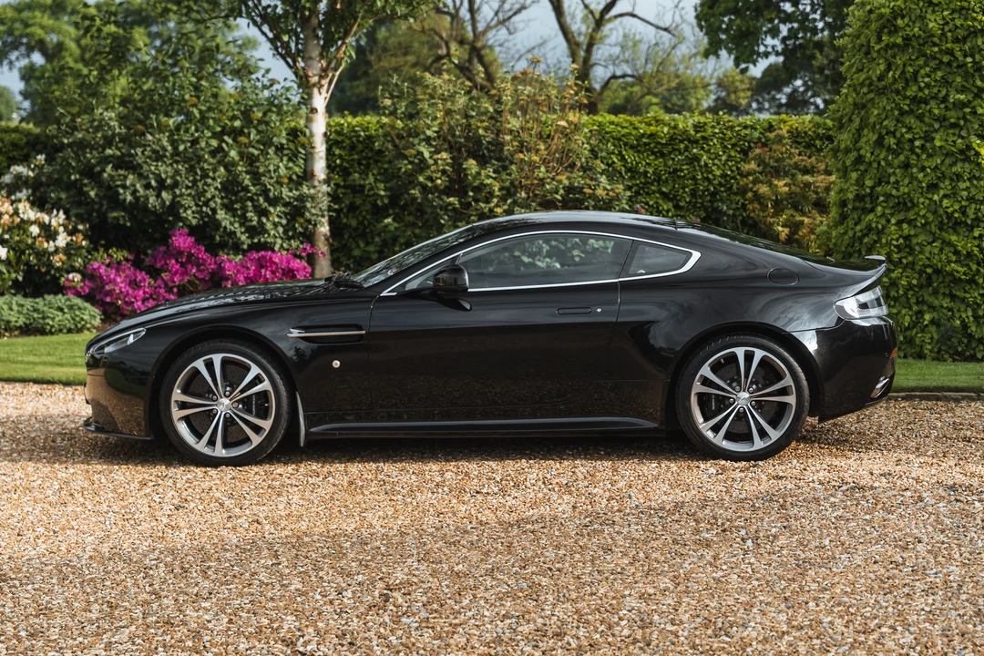 2010 Aston Martin V12 Vantage (2010-2018) - Image 4 of 31