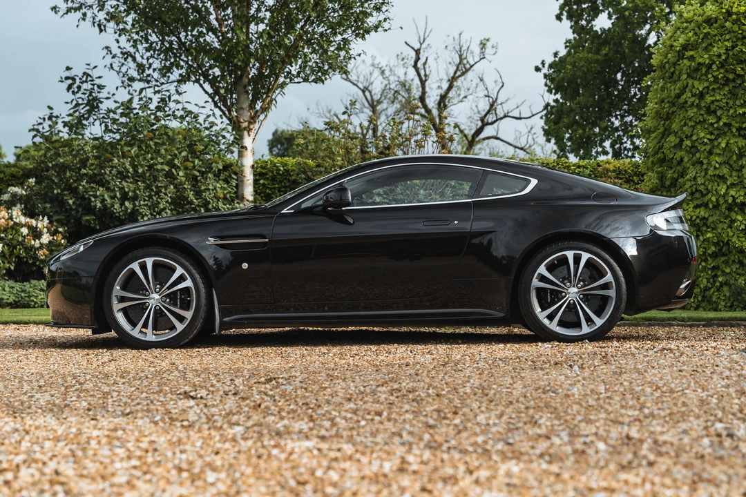 2010 Aston Martin V12 Vantage (2010-2018) - Image 12 of 31