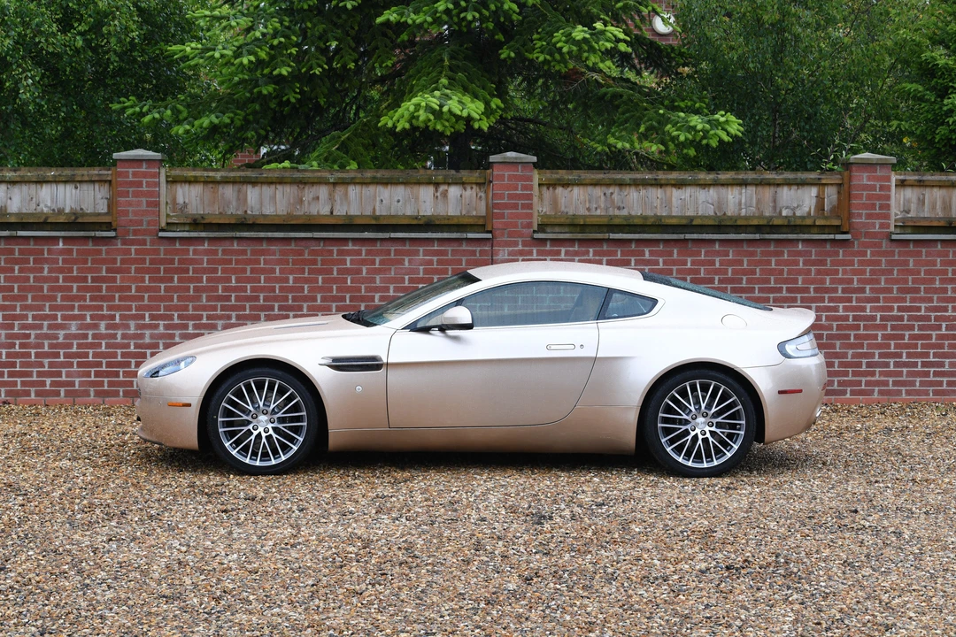 2010 Aston Martin V8 Vantage (2006-2017) - Image 3 of 17