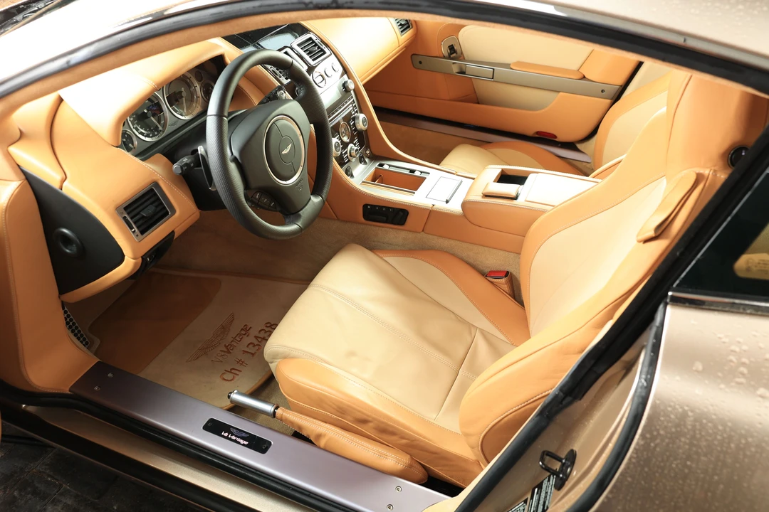 2010 Aston Martin V8 Vantage (2006-2017) - Image 11 of 17