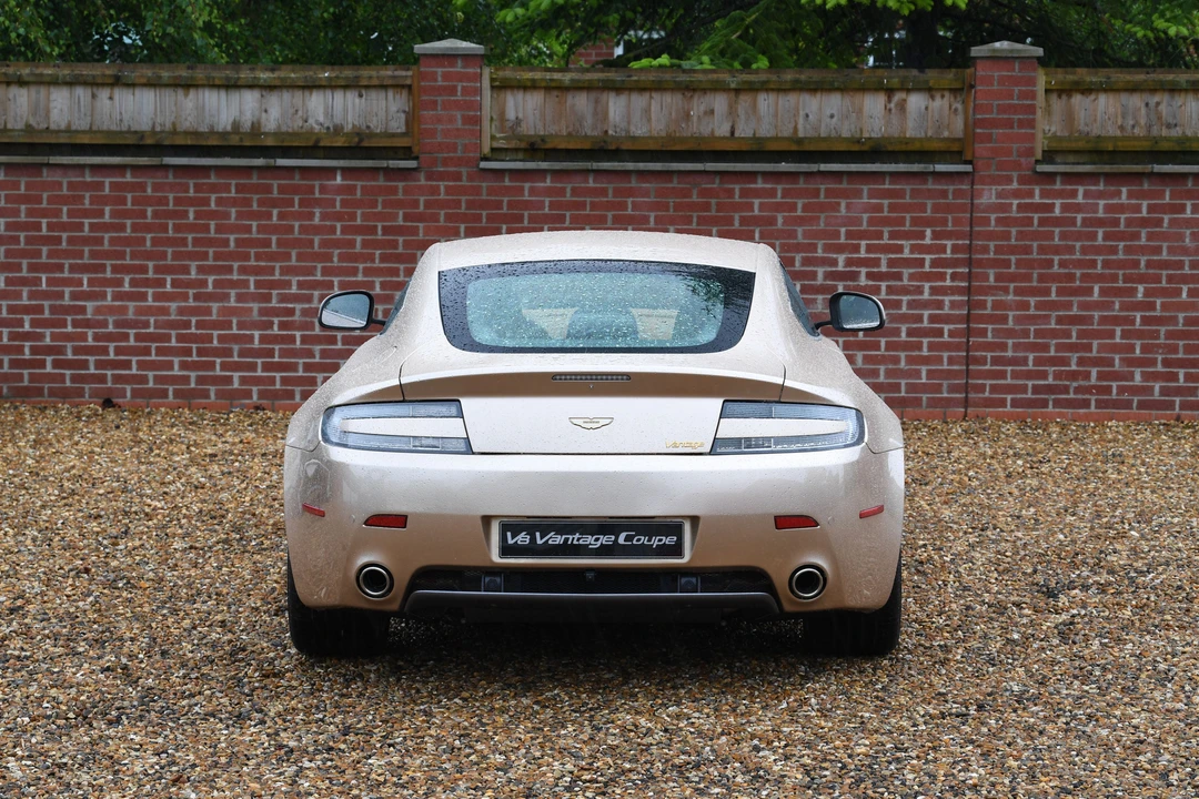 2010 Aston Martin V8 Vantage (2006-2017) - Image 6 of 17