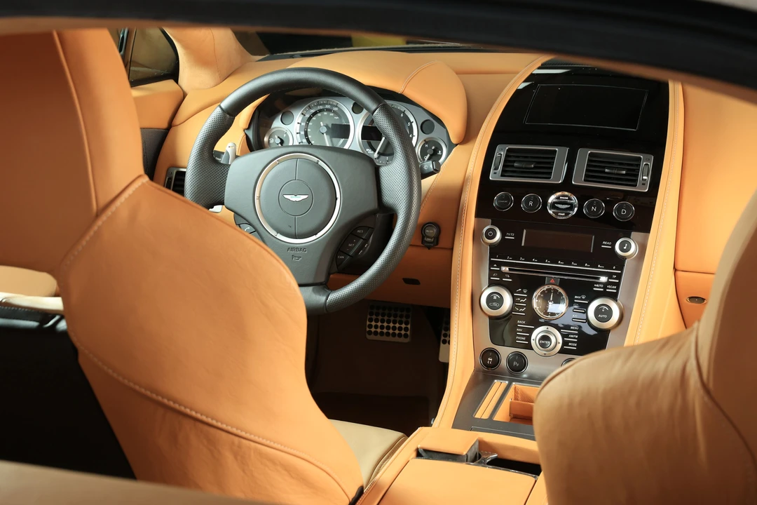2010 Aston Martin V8 Vantage (2006-2017) - Image 7 of 17