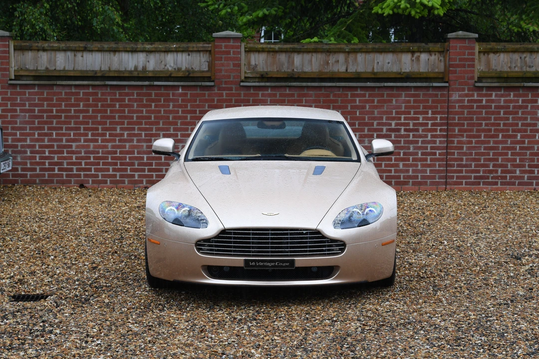 2010 Aston Martin V8 Vantage (2006-2017) - Image 5 of 17