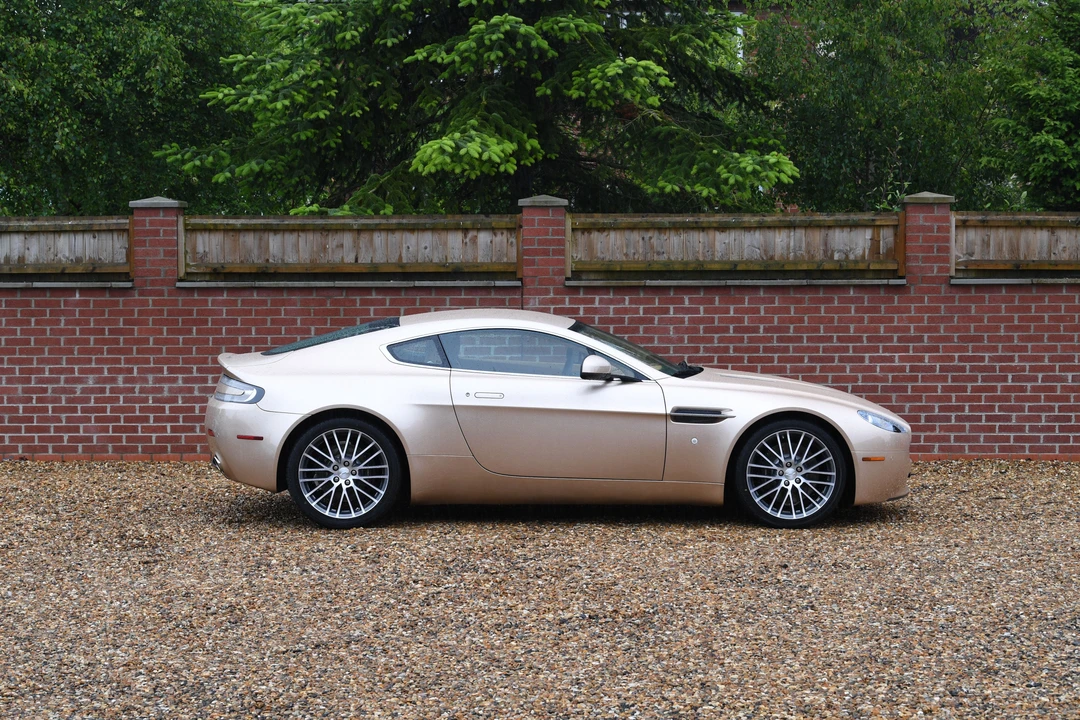 2010 Aston Martin V8 Vantage (2006-2017) - Image 4 of 17