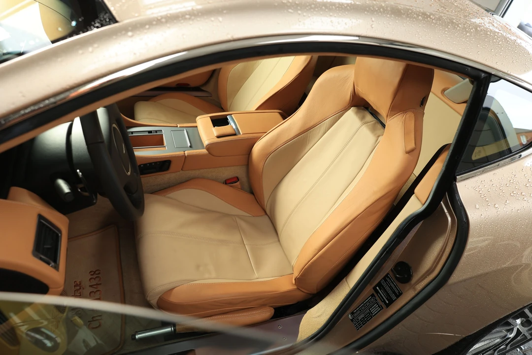 2010 Aston Martin V8 Vantage (2006-2017) - Image 13 of 17