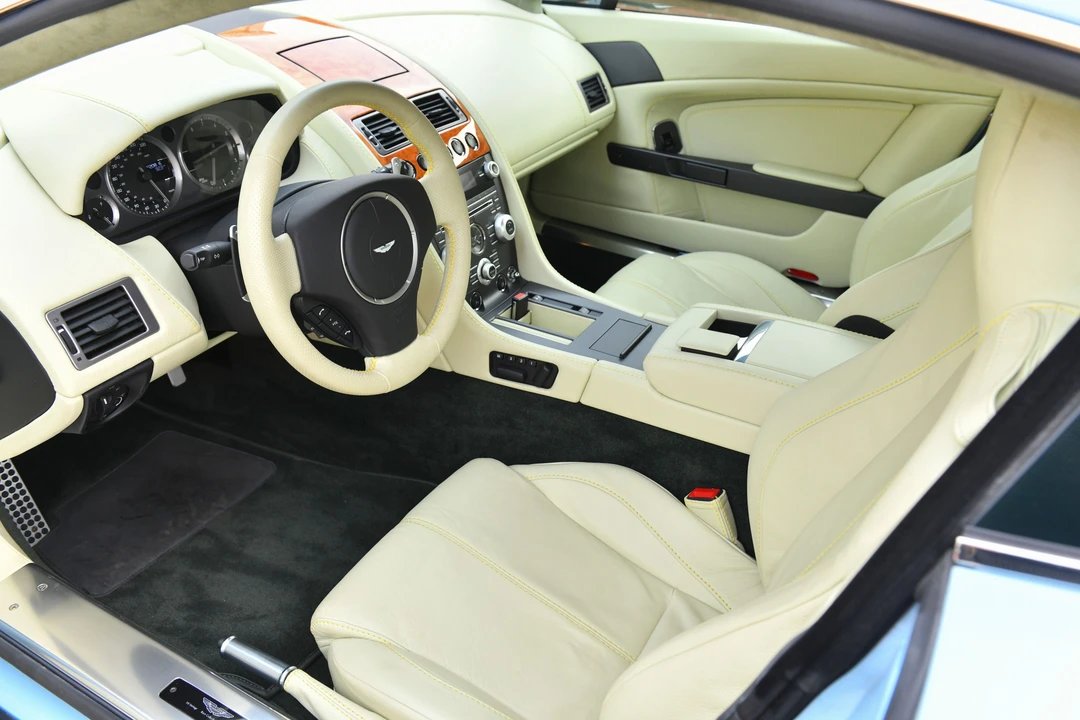2010 Aston Martin V8 Vantage (2006-2017) - Image 13 of 31