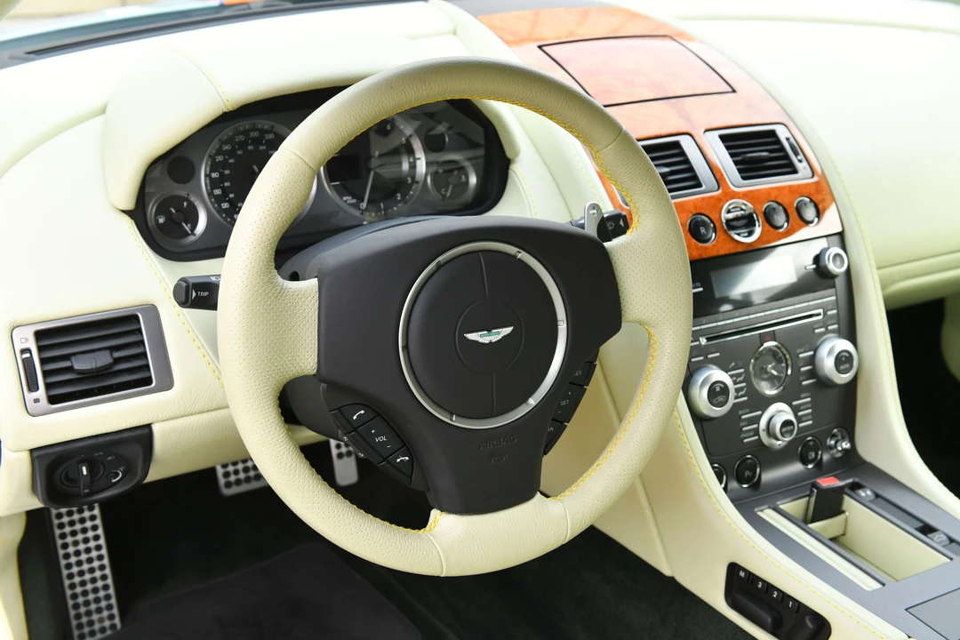 2010 Aston Martin V8 Vantage (2006-2017) - Image 15 of 31